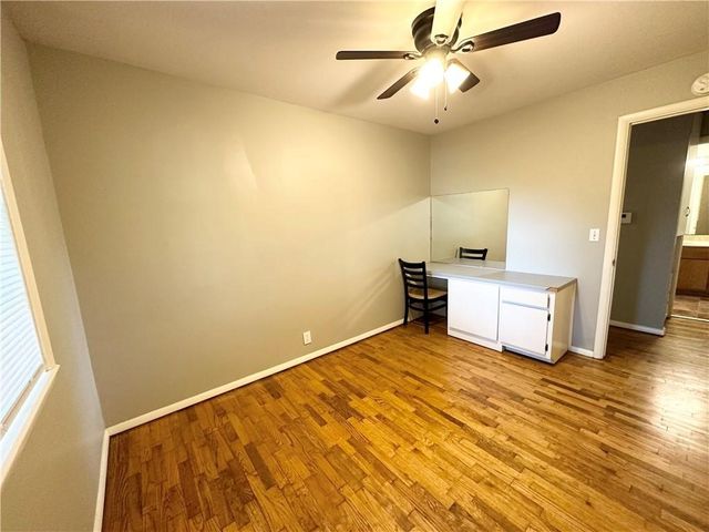 2201 W Deane Street, Fayetteville, AR 72703