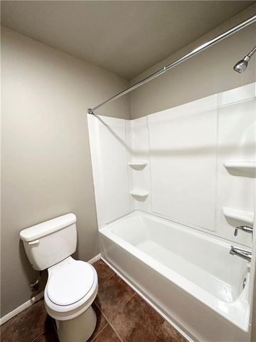 2201 W Deane Street, Fayetteville, AR 72703