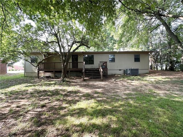 2201 W Deane Street, Fayetteville, AR 72703