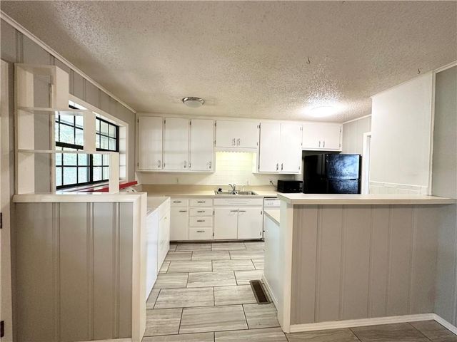 2201 W Deane Street, Fayetteville, AR 72703