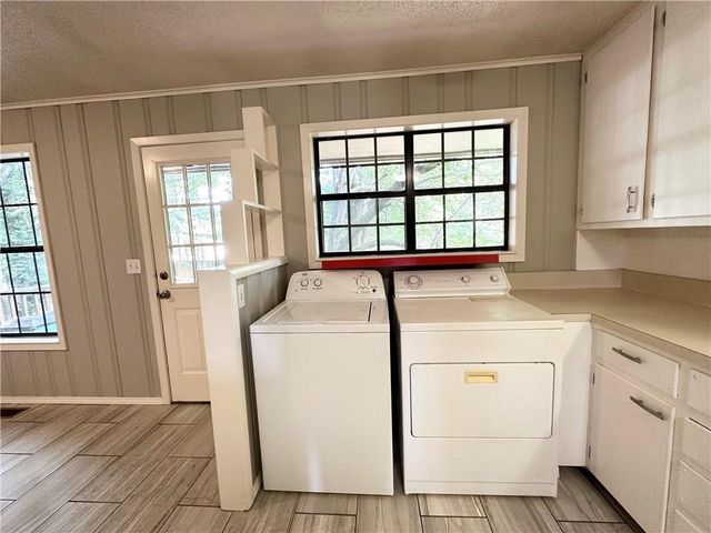 2201 W Deane Street, Fayetteville, AR 72703