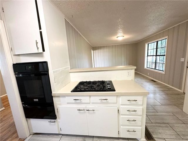 2201 W Deane Street, Fayetteville, AR 72703