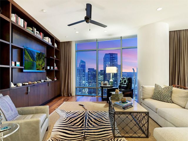 200 Congress Ave 30E, Austin, TX 78701