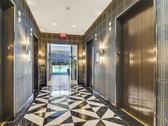200 Congress Ave 30E, Austin, TX 78701
