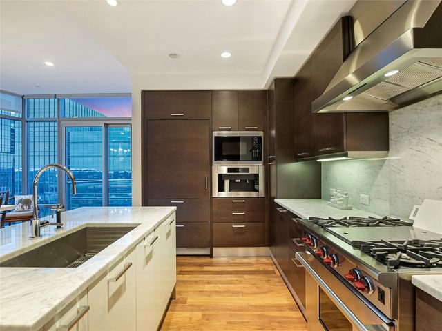 200 Congress Ave 30E, Austin, TX 78701