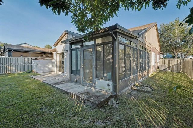 6569 Windsor Dr, Parkland, FL 33067