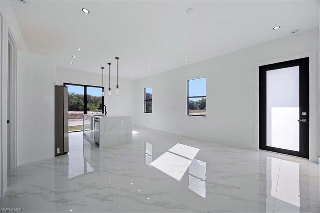 1053 Marine AVE S, Lehigh Acres, FL 33974