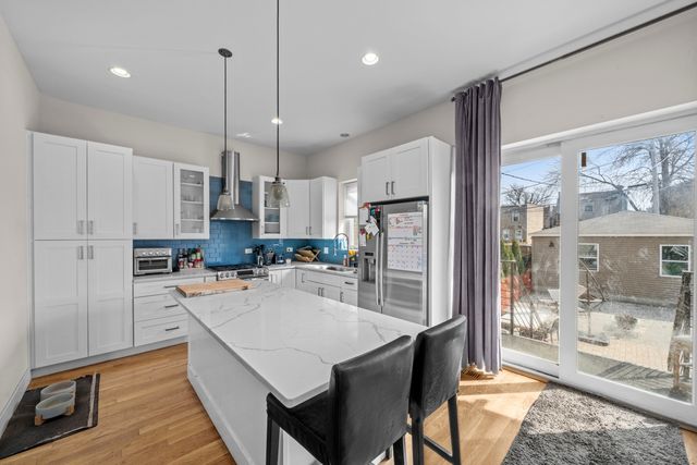 2927 W Wilcox Street, Chicago, IL 60612