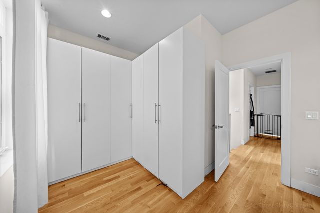 2927 W Wilcox Street, Chicago, IL 60612