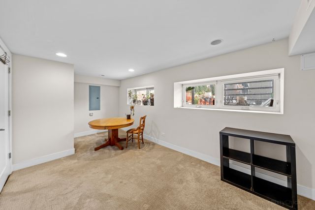 2927 W Wilcox Street, Chicago, IL 60612