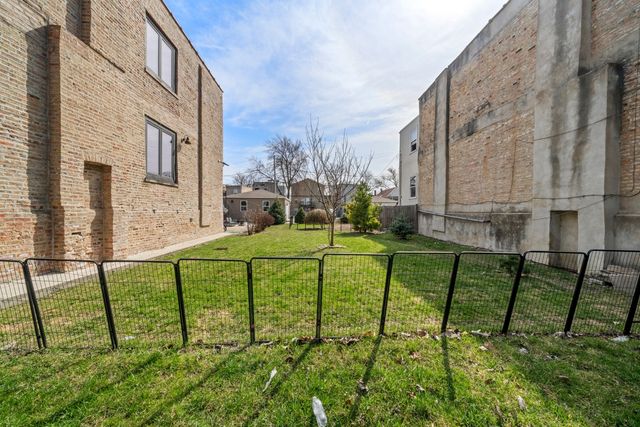 2927 W Wilcox Street, Chicago, IL 60612