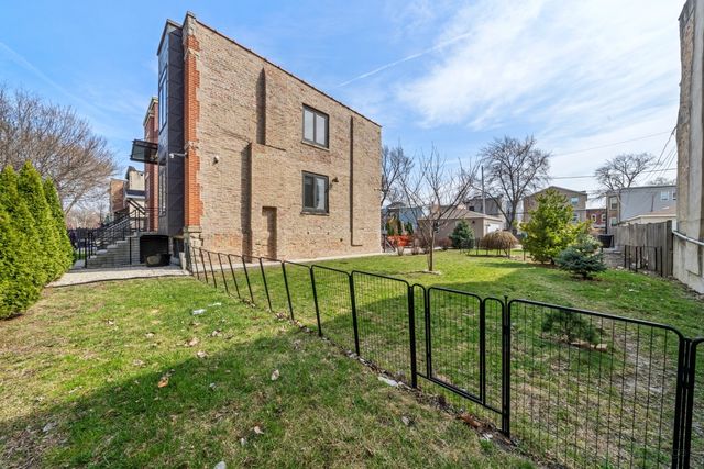 2927 W Wilcox Street, Chicago, IL 60612