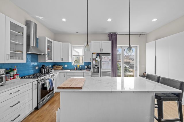 2927 W Wilcox Street, Chicago, IL 60612