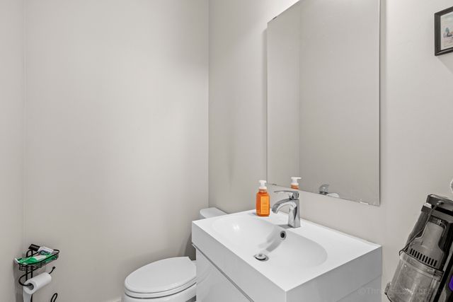 2927 W Wilcox Street, Chicago, IL 60612