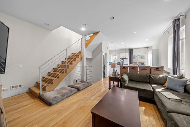 2927 W Wilcox Street, Chicago, IL 60612