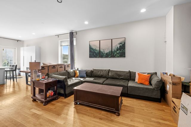 2927 W Wilcox Street, Chicago, IL 60612