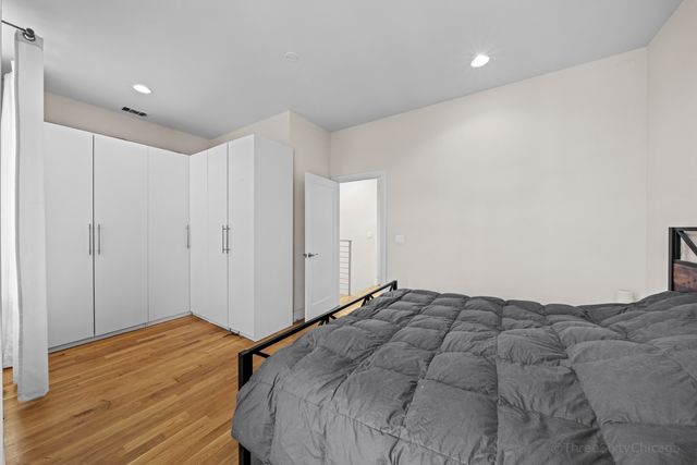 2927 W Wilcox Street, Chicago, IL 60612