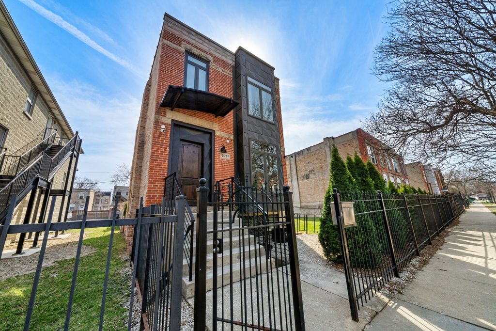 2927 W Wilcox Street, Chicago, IL 60612