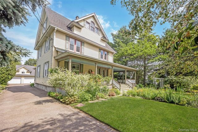 67 Davison Place, Rockville Centre, NY 11570