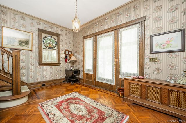 67 Davison Place, Rockville Centre, NY 11570