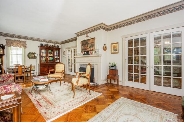 67 Davison Place, Rockville Centre, NY 11570