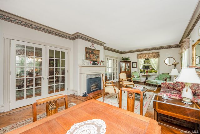 67 Davison Place, Rockville Centre, NY 11570