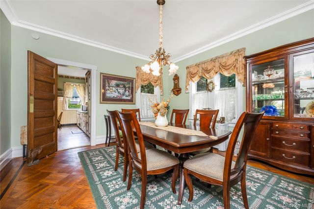 67 Davison Place, Rockville Centre, NY 11570