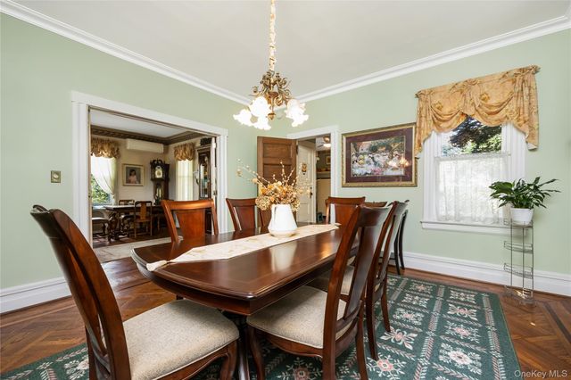 67 Davison Place, Rockville Centre, NY 11570