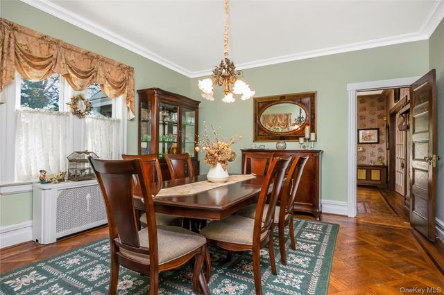67 Davison Place, Rockville Centre, NY 11570