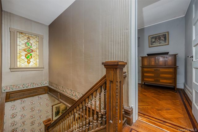 67 Davison Place, Rockville Centre, NY 11570