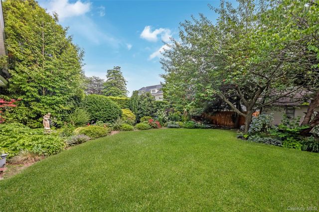 67 Davison Place, Rockville Centre, NY 11570
