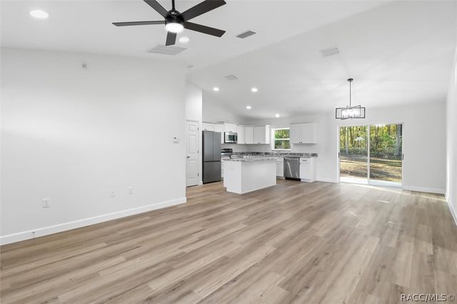 2992 W Camilo Drive, Citrus Springs, FL 34434