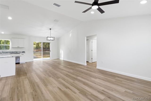 2992 W Camilo Drive, Citrus Springs, FL 34434