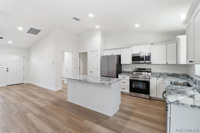 2992 W Camilo Drive, Citrus Springs, FL 34434
