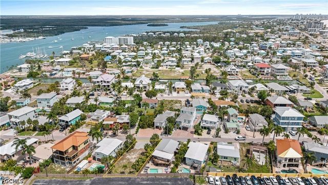 205 Miramar ST, Fort Myers Beach, FL 33931