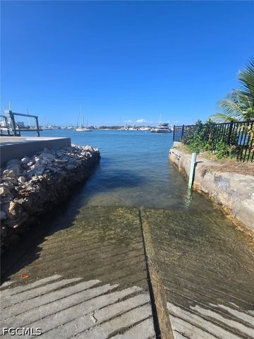 205 Miramar ST, Fort Myers Beach, FL 33931