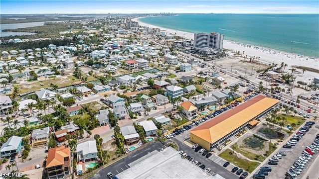 205 Miramar ST, Fort Myers Beach, FL 33931