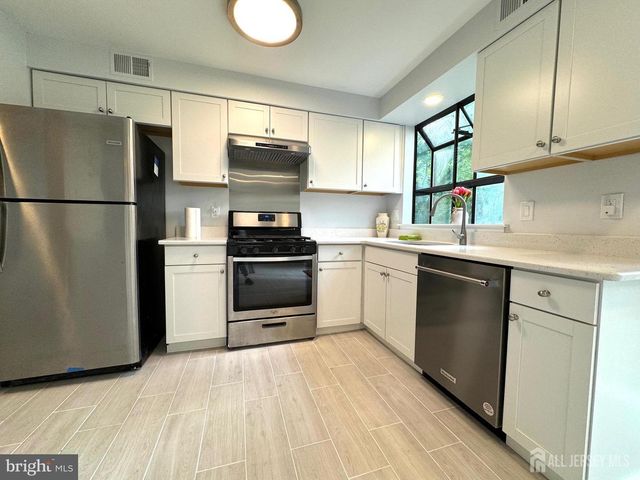104 Sayre Drive, Plainsboro, NJ 08540