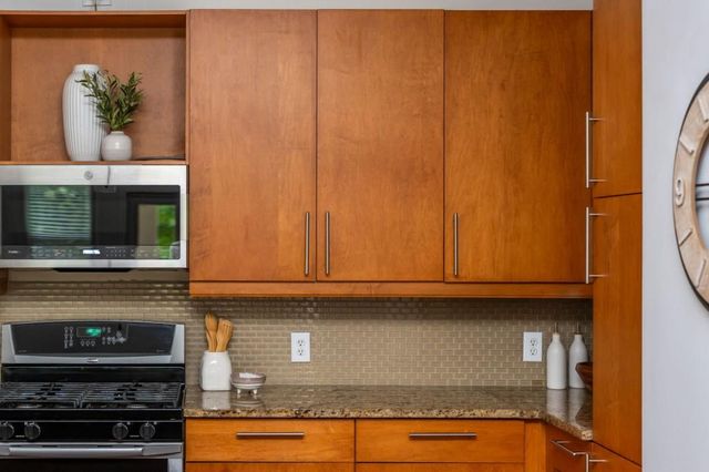 870 Inman Village Parkway NE 201, Atlanta, GA 30307