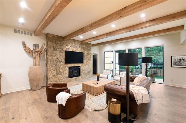 4807 W 64th Street, Prairie Village, KS 66208