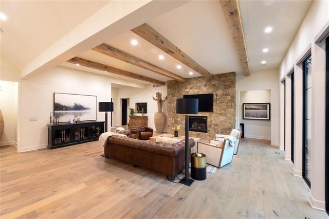4807 W 64th Street, Prairie Village, KS 66208