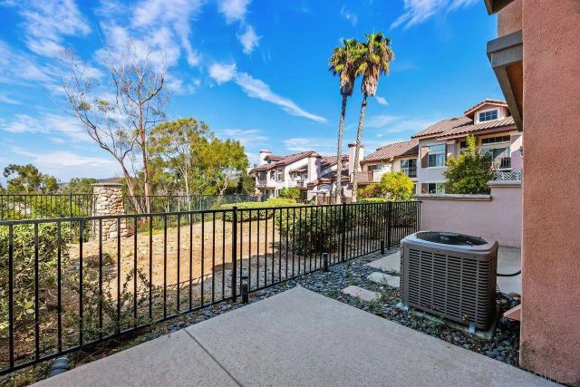 11916 Tivoli Park 8, San Diego, CA 92128