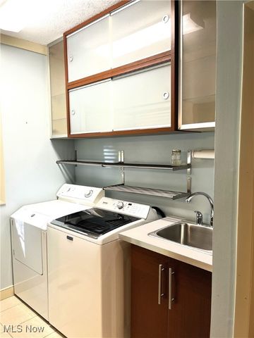 208 Westwind Drive, Avon Lake, OH 44012