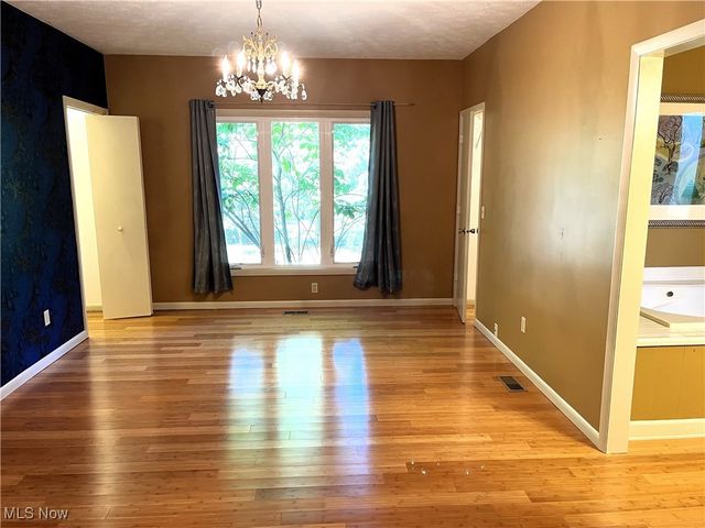 208 Westwind Drive, Avon Lake, OH 44012