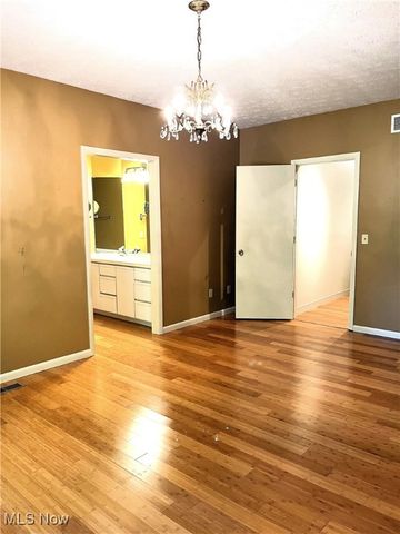 208 Westwind Drive, Avon Lake, OH 44012