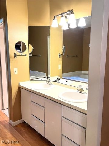 208 Westwind Drive, Avon Lake, OH 44012