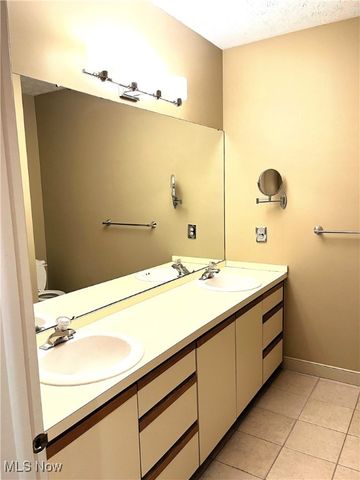 208 Westwind Drive, Avon Lake, OH 44012