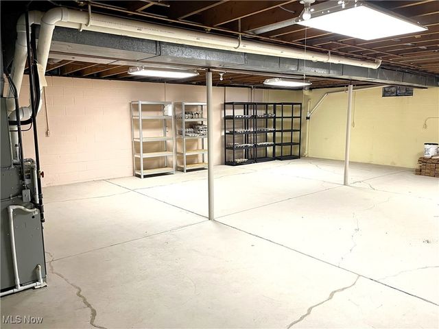 208 Westwind Drive, Avon Lake, OH 44012