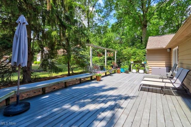 208 Westwind Drive, Avon Lake, OH 44012