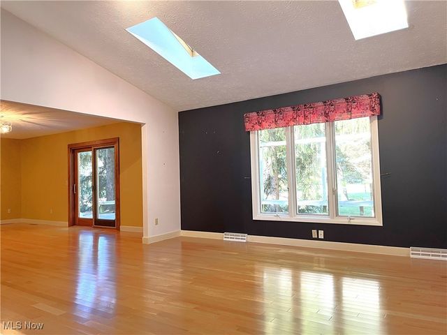 208 Westwind Drive, Avon Lake, OH 44012